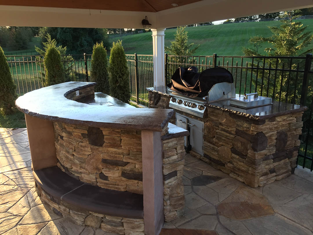 Outdoor Kitchen